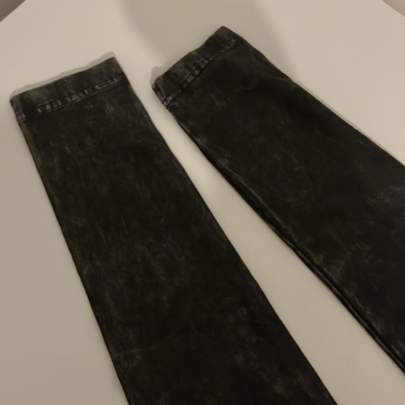 TALULA Faded Gray Leggings - Picture 3 of 4